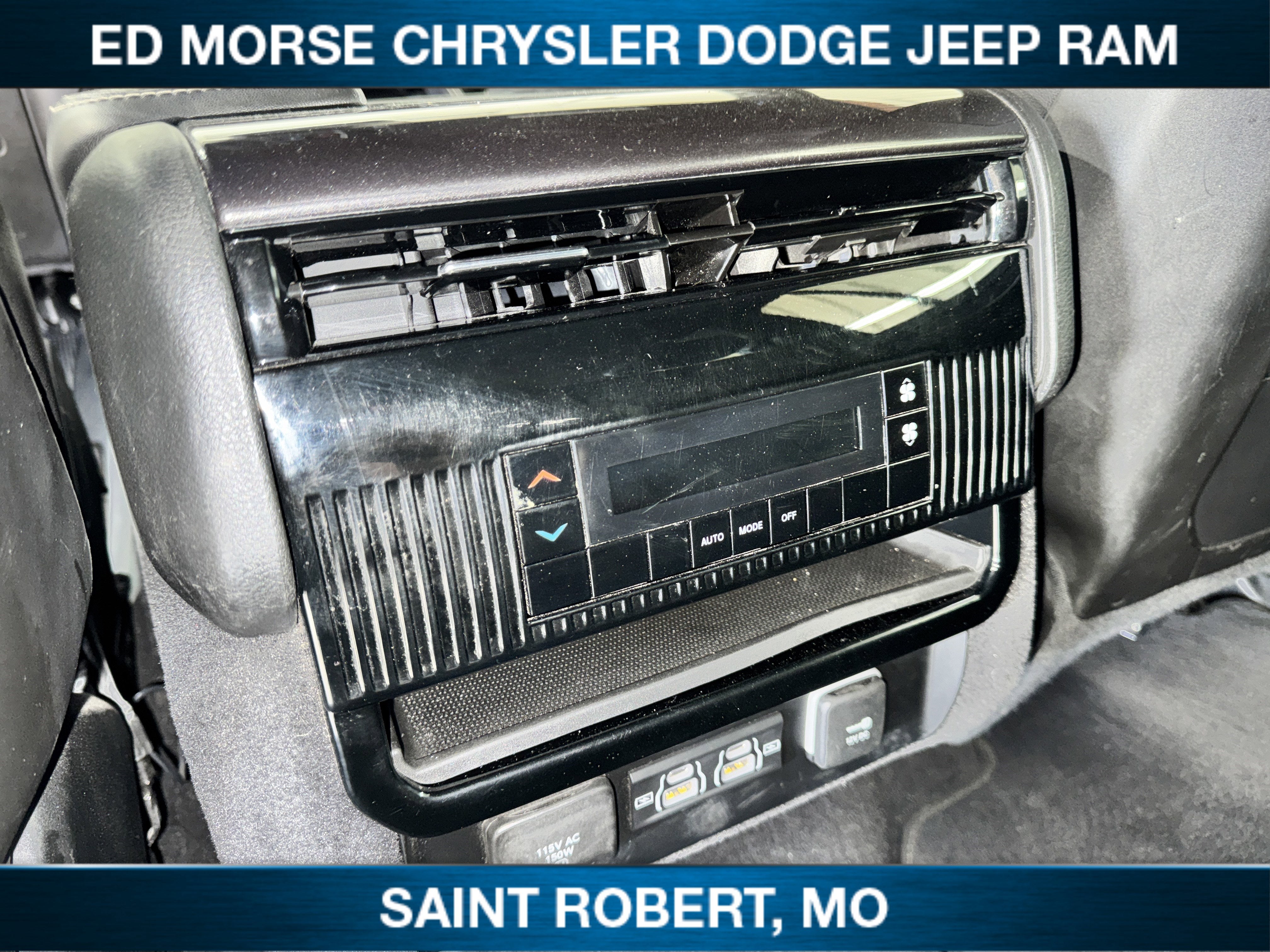 2023 Jeep Wagoneer Base