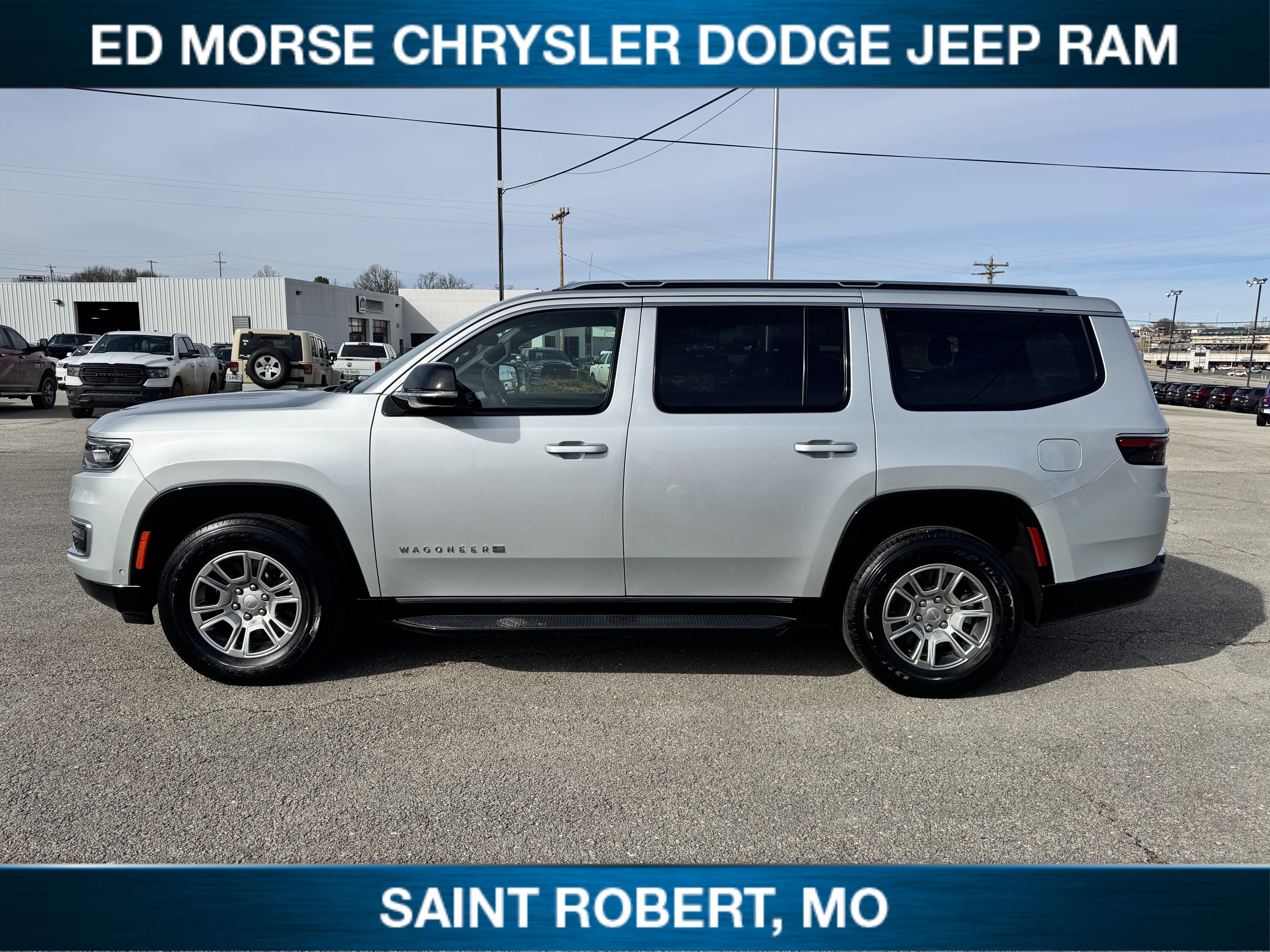 2023 Jeep Wagoneer Base