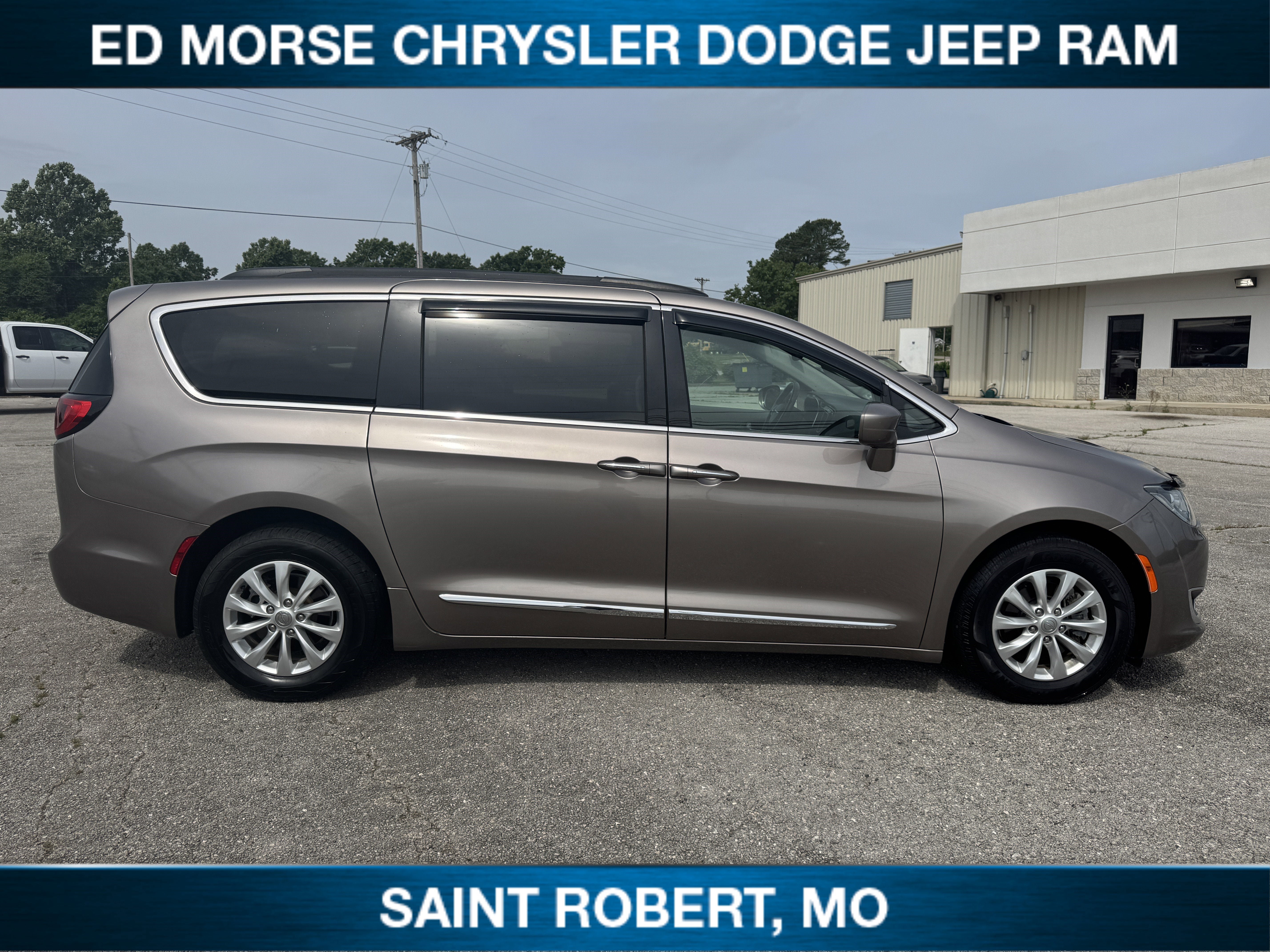2017 Chrysler Pacifica Touring-L