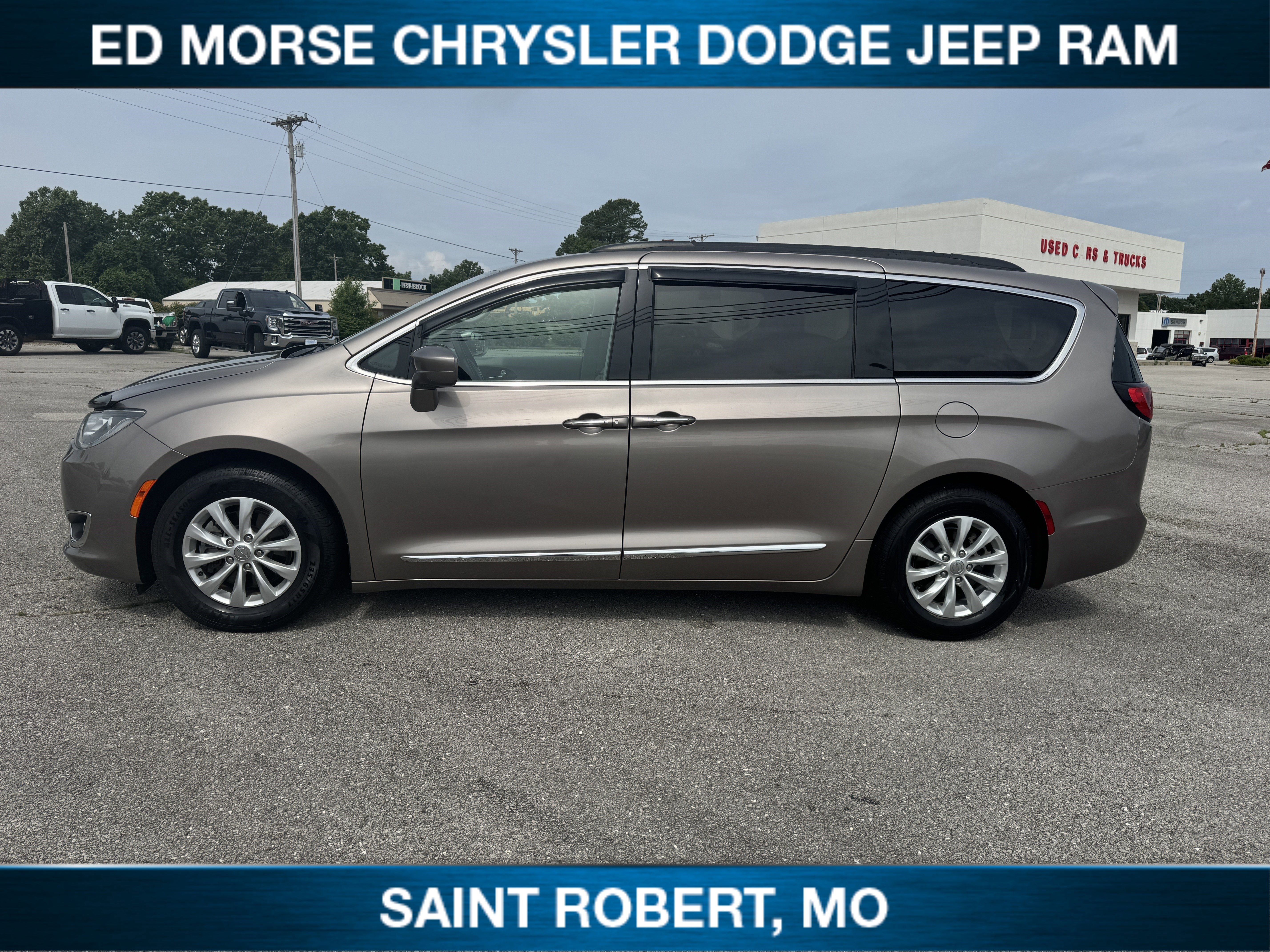 2017 Chrysler Pacifica Touring-L