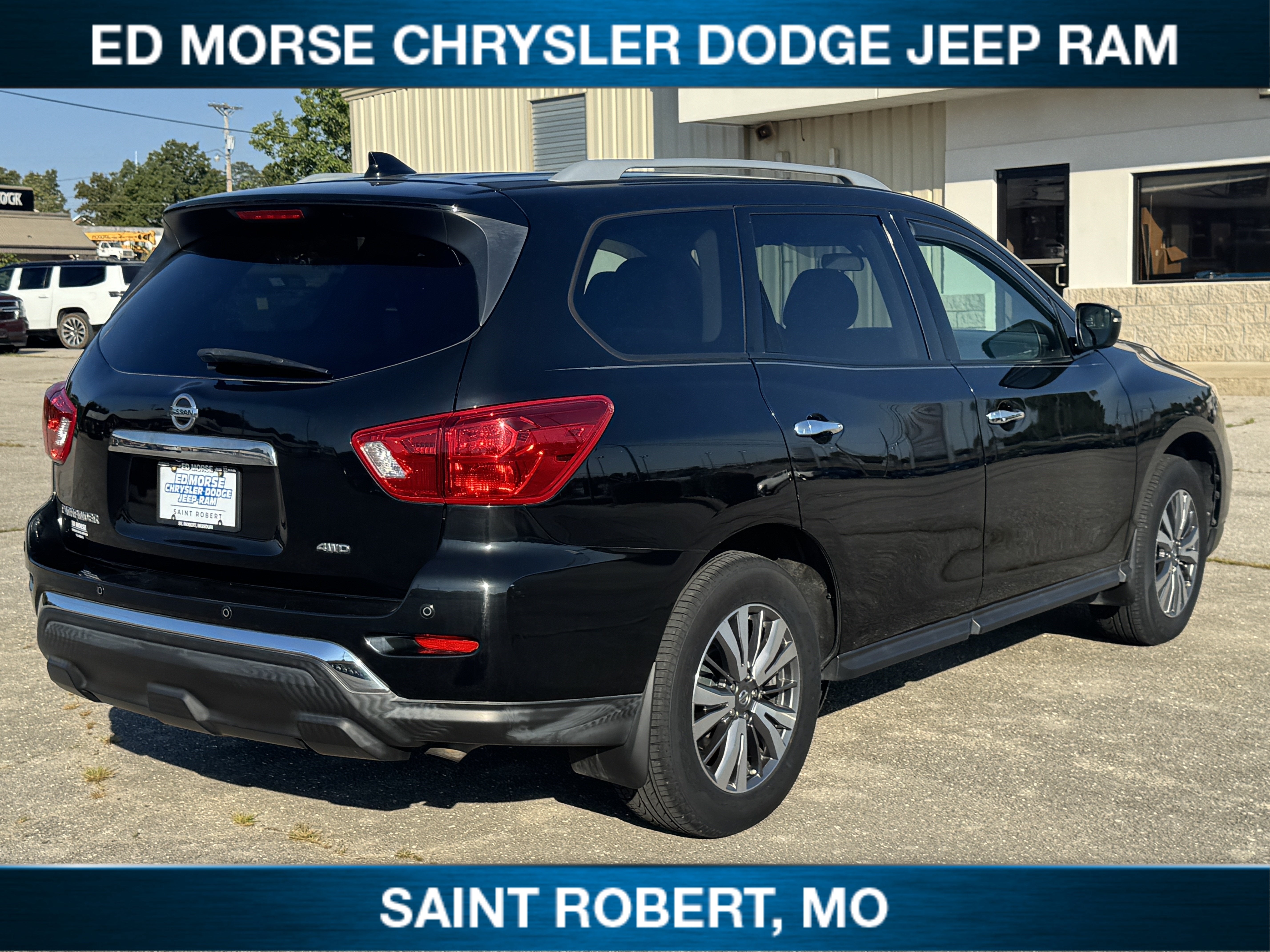 2020 Nissan Pathfinder S