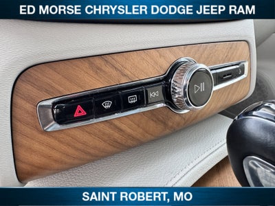 2022 Volvo XC90 Momentum