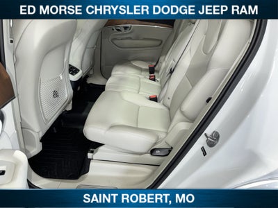 2022 Volvo XC90 Momentum