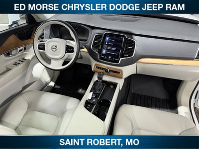 2022 Volvo XC90 Momentum