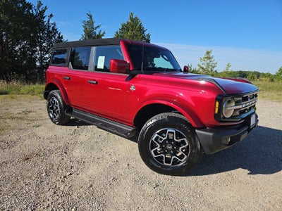 2026 Ford Bronco Outer Banks