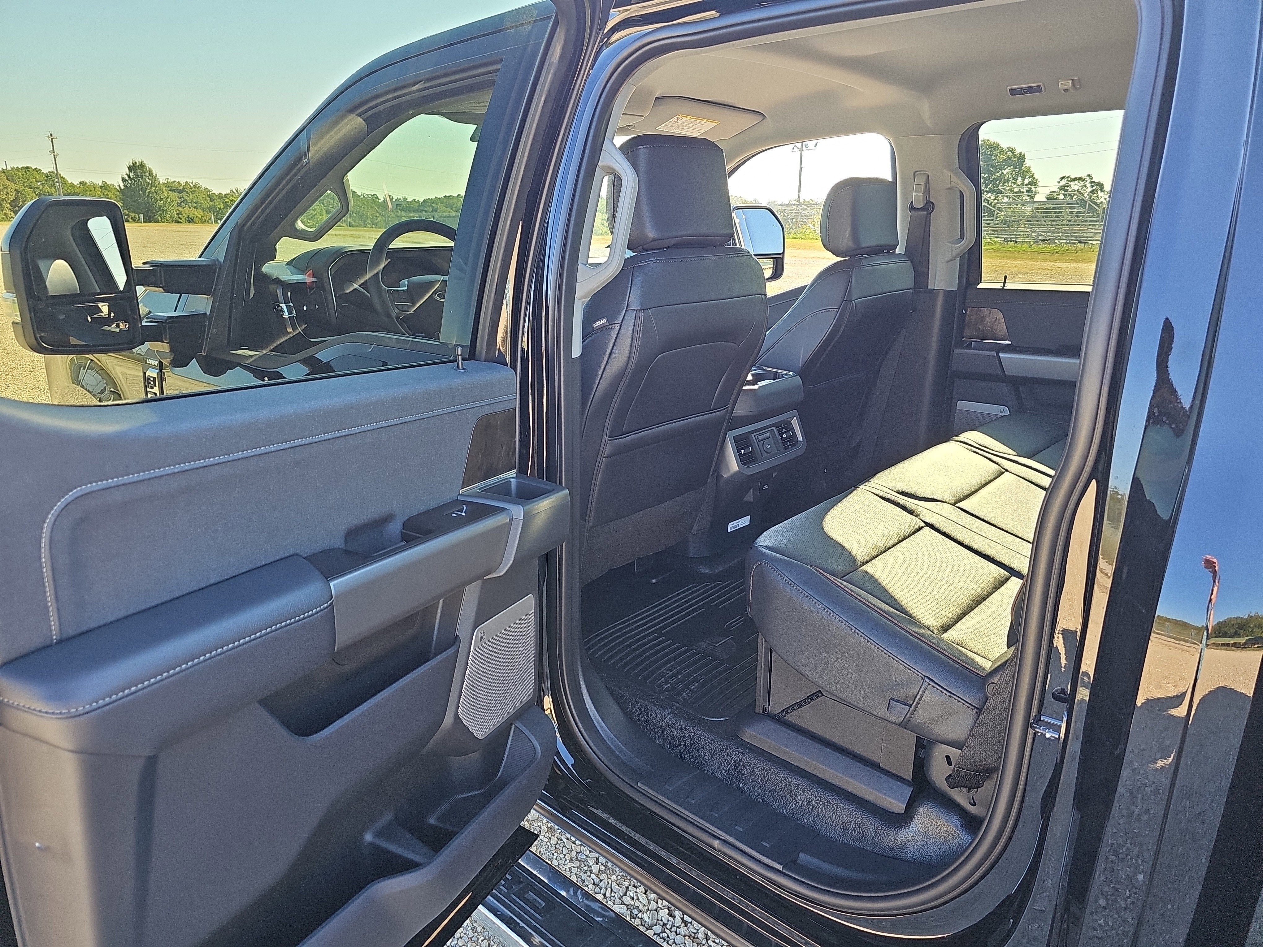 2026 Ford Super Duty F-350 SRW LARIAT