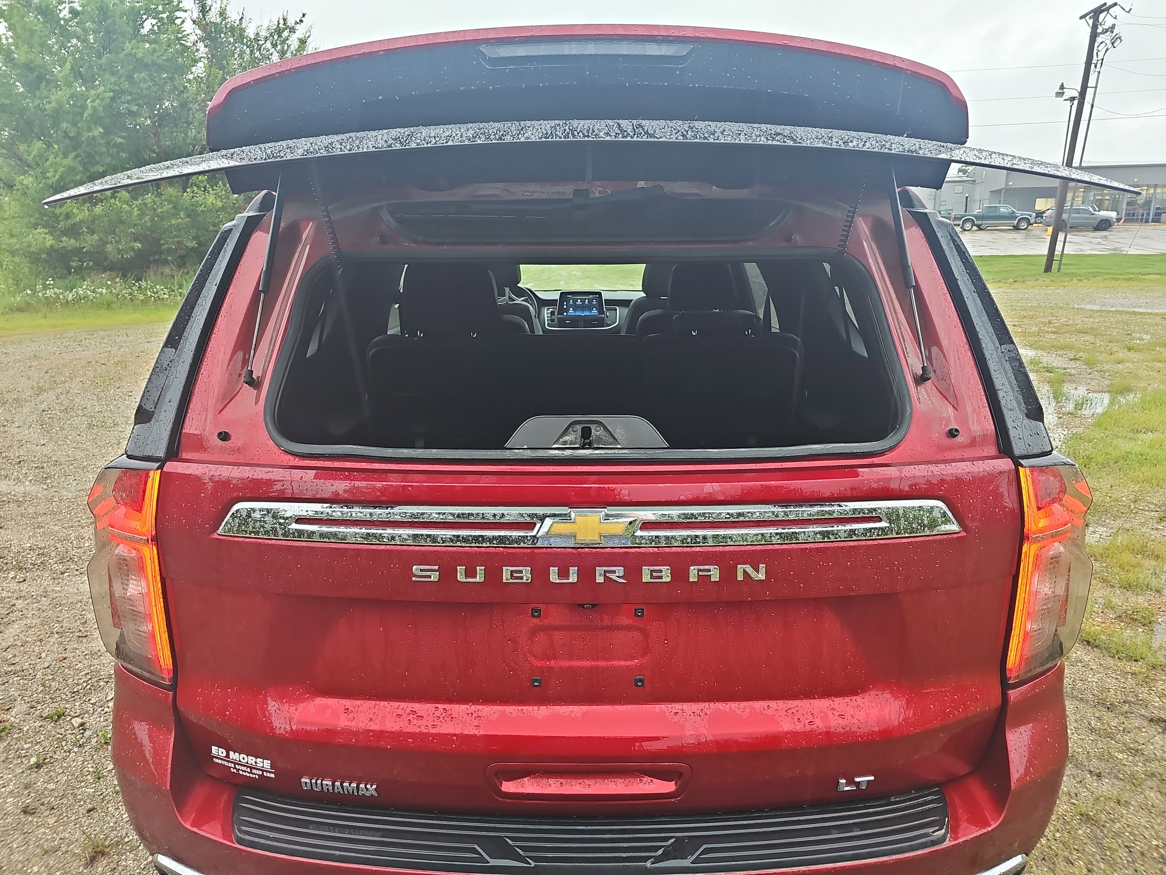 2023 Chevrolet Suburban LT