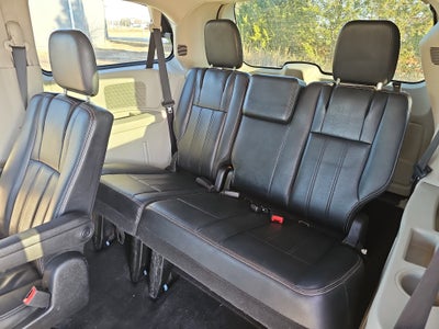 2013 Chrysler Town & Country Touring