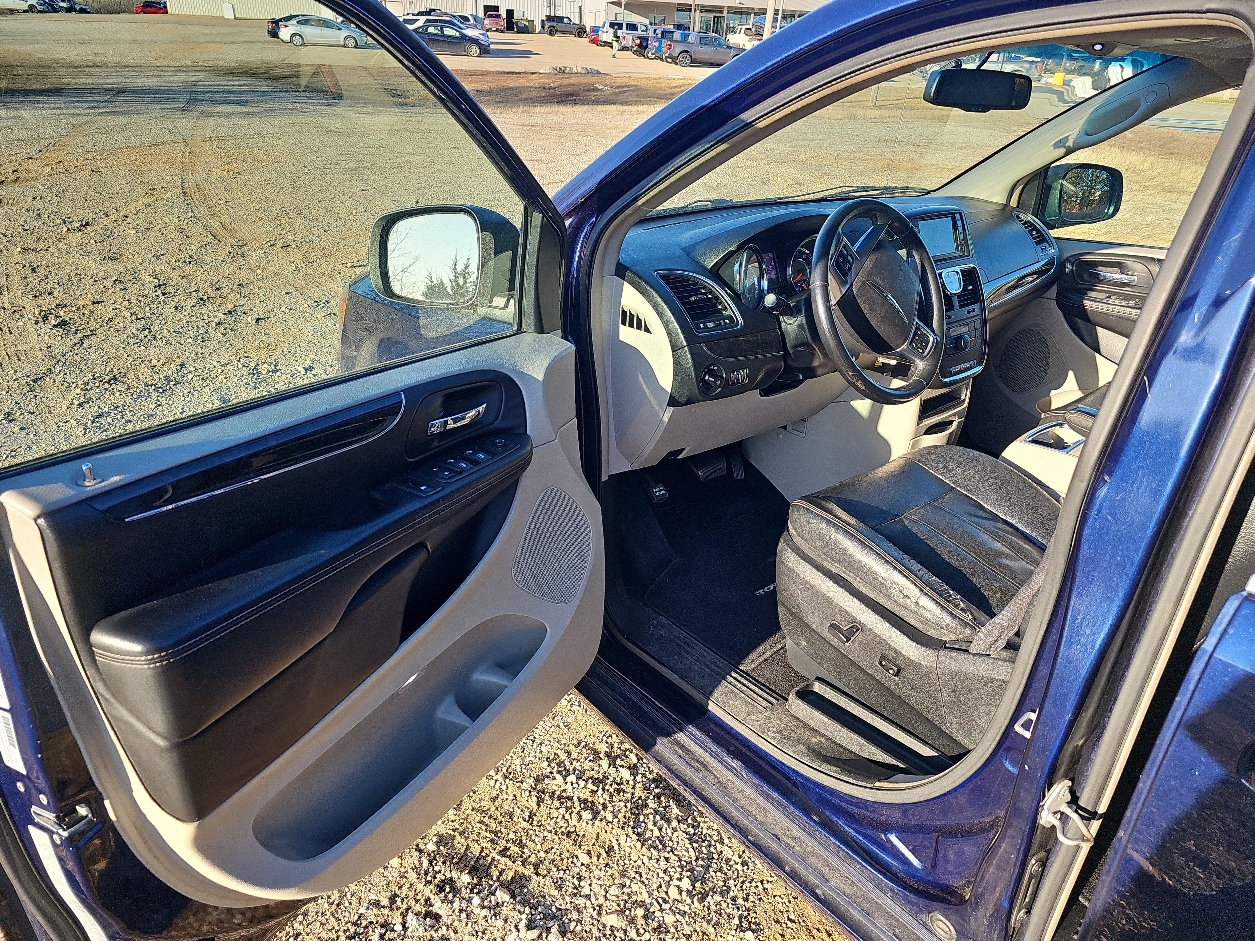 2013 Chrysler Town & Country Touring