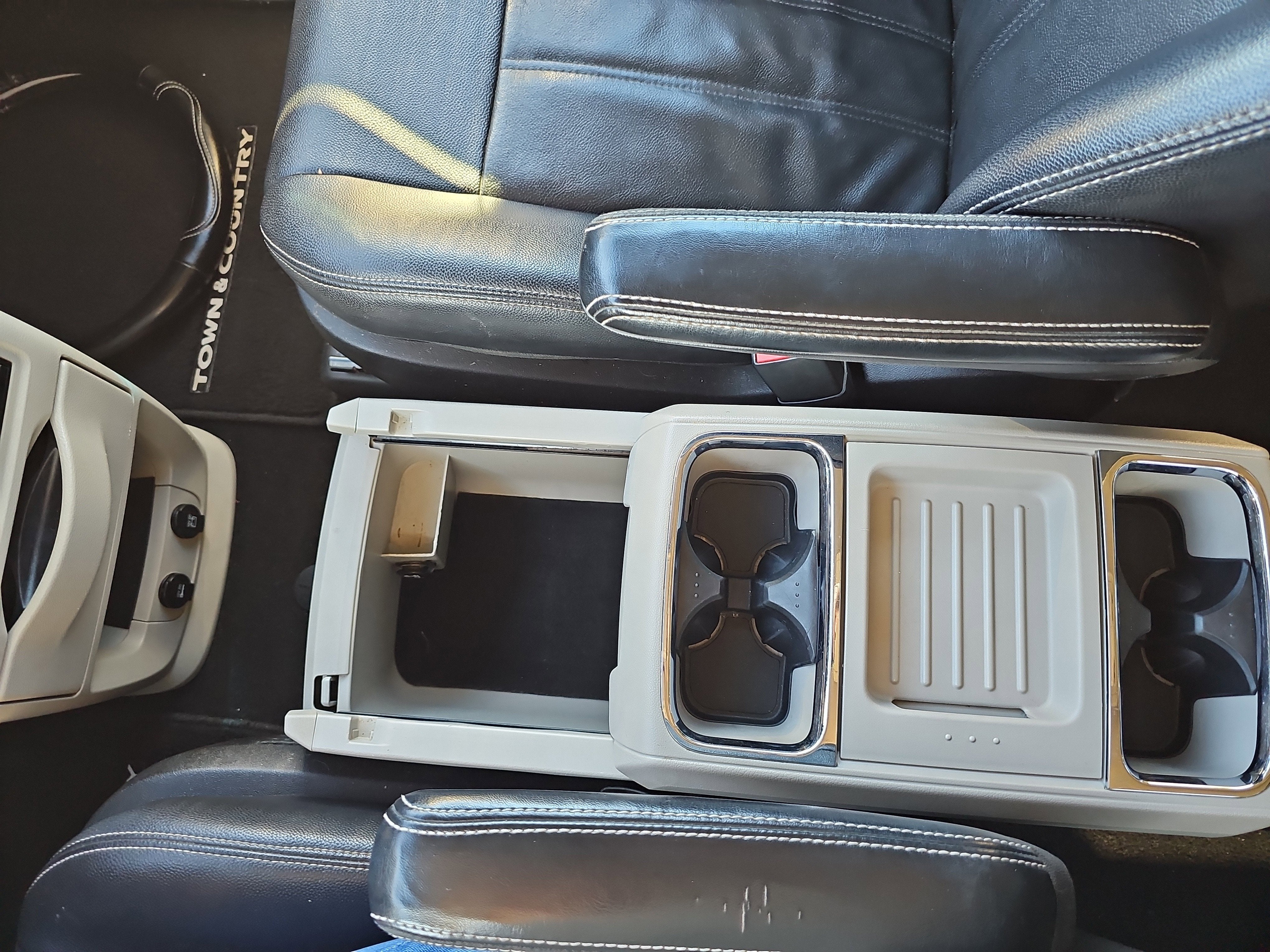 2013 Chrysler Town & Country Touring