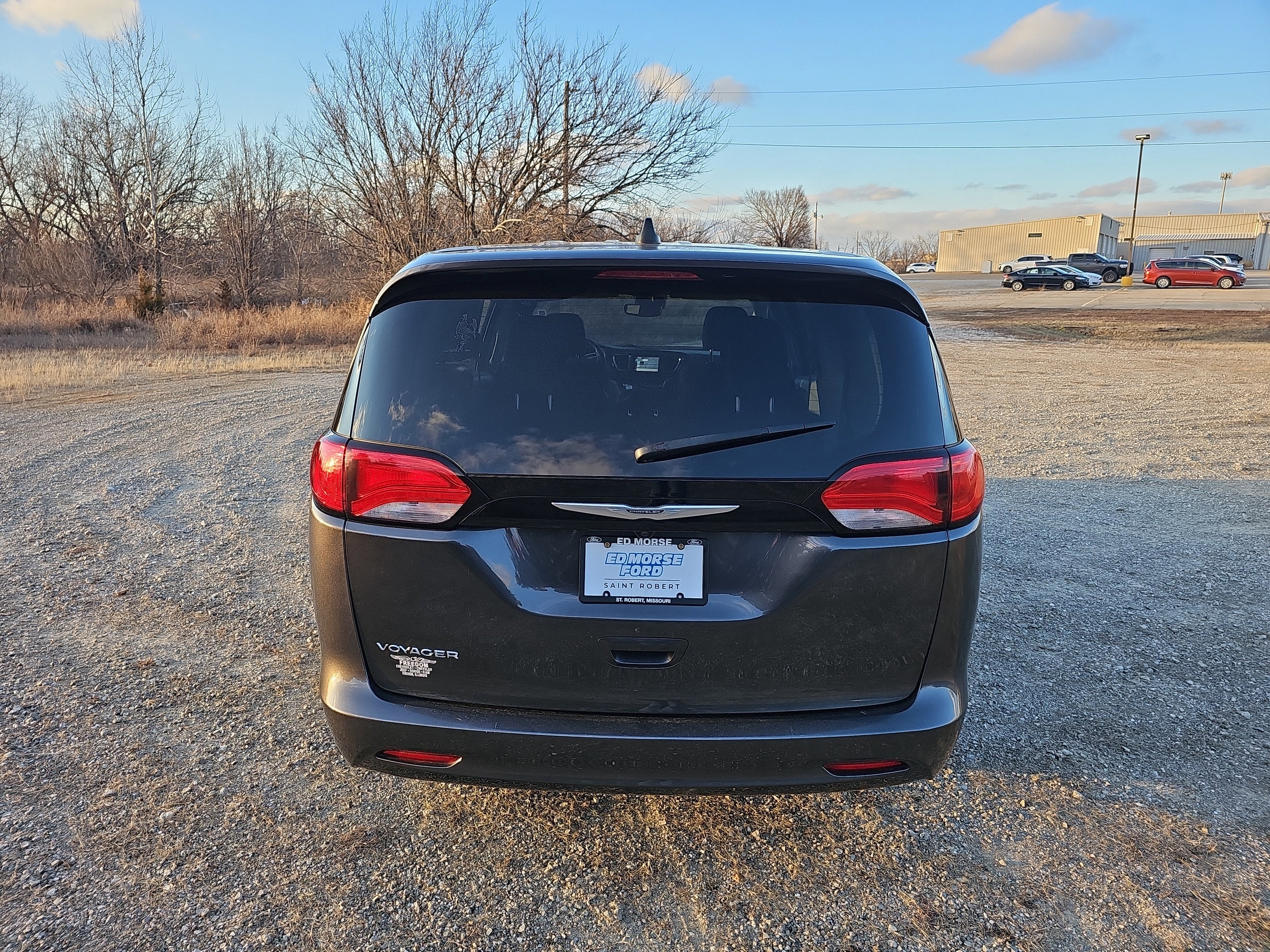 2023 Chrysler Voyager LX