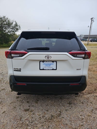 2020 Toyota RAV4 XLE