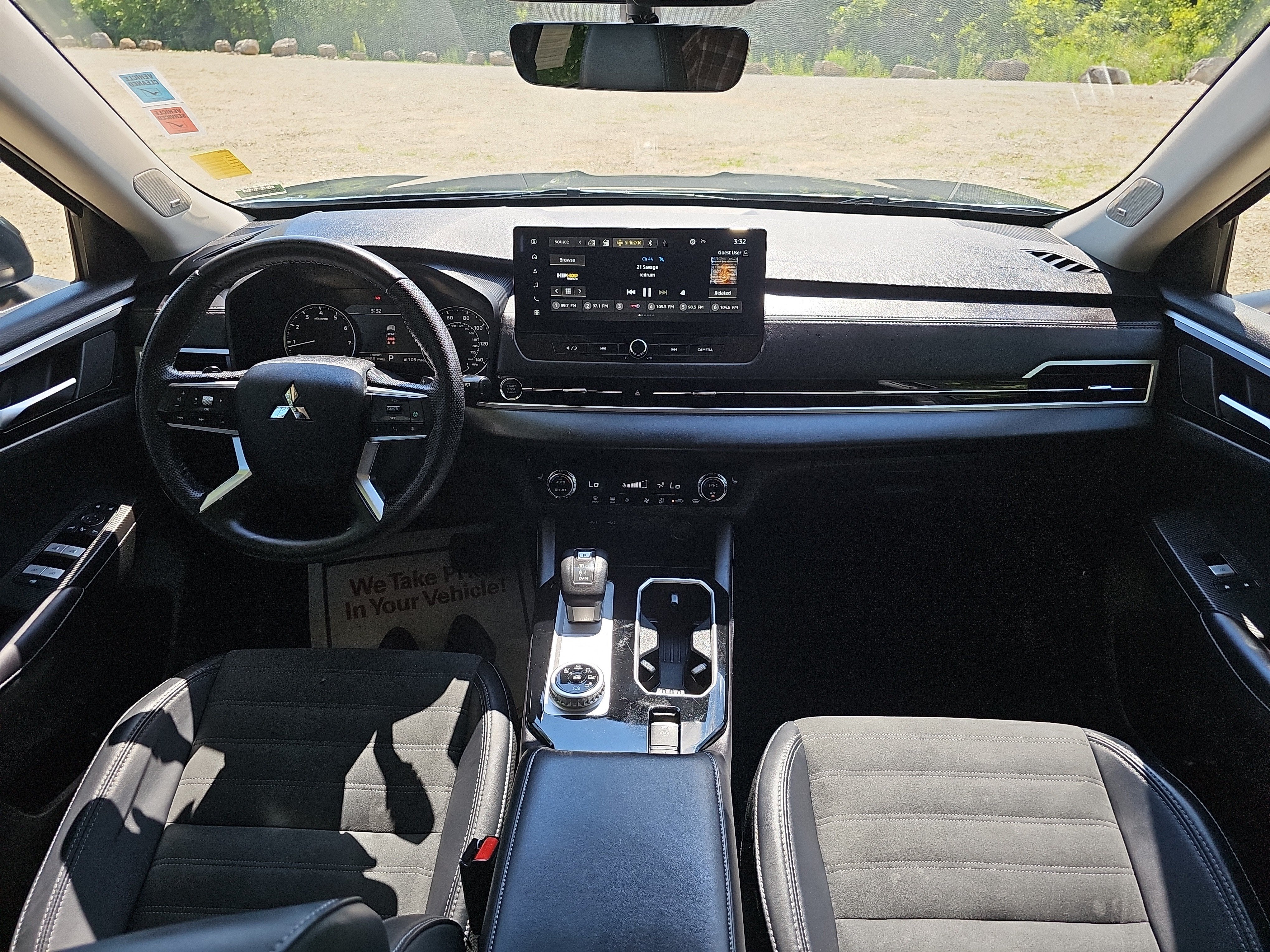 2025 Mitsubishi Outlander SE