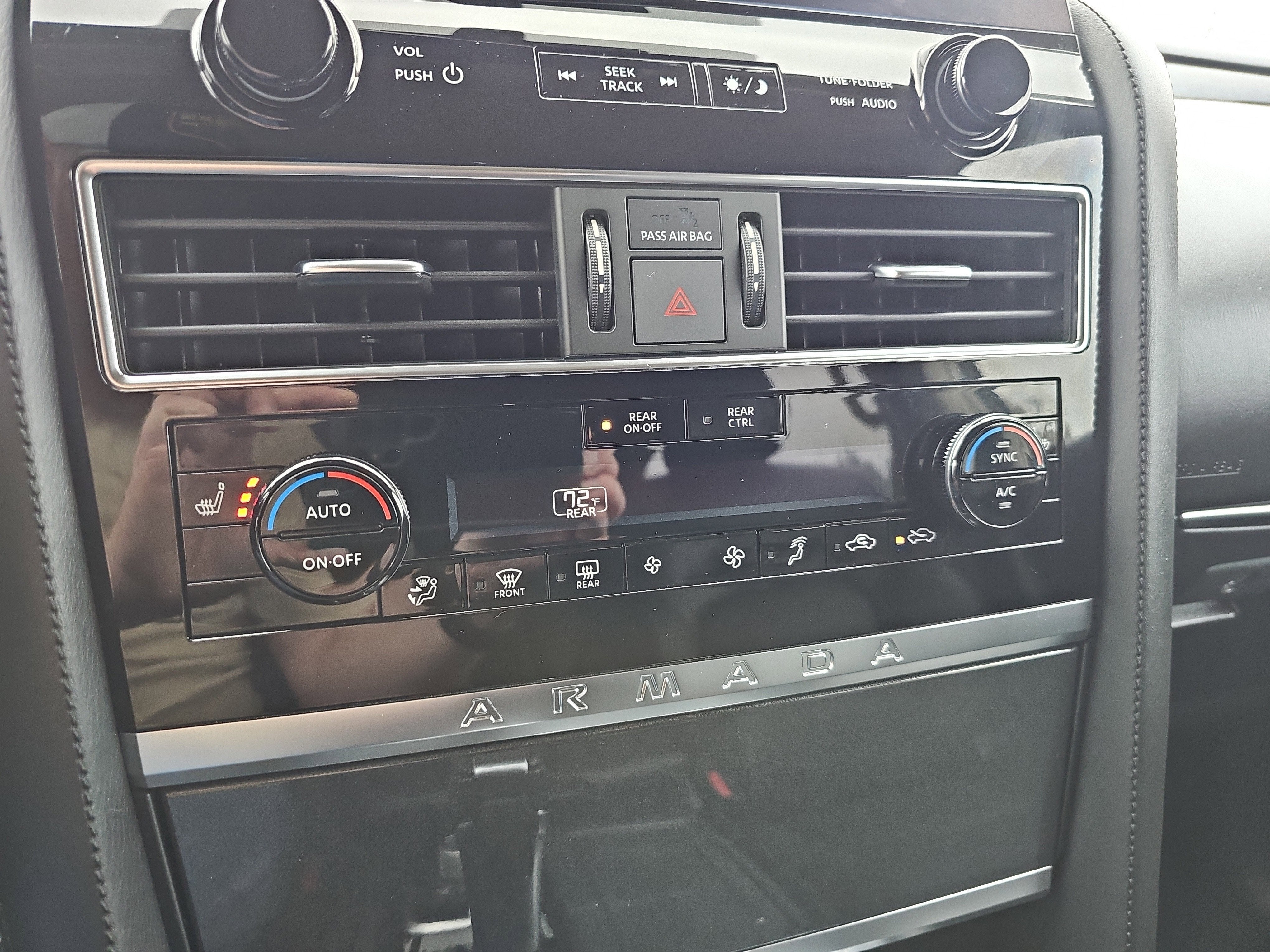 2024 Nissan Armada SV