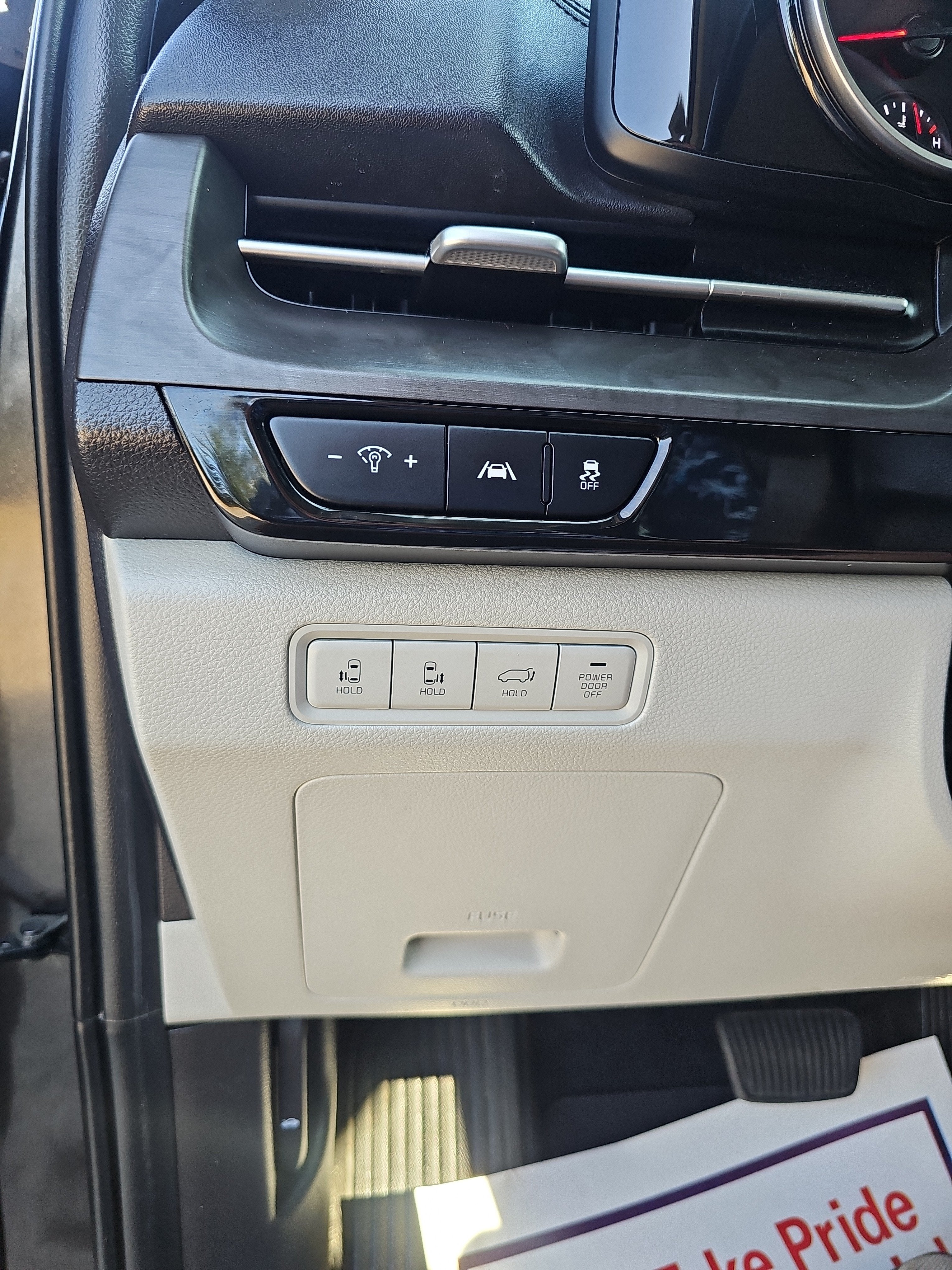 2022 Kia Carnival SX
