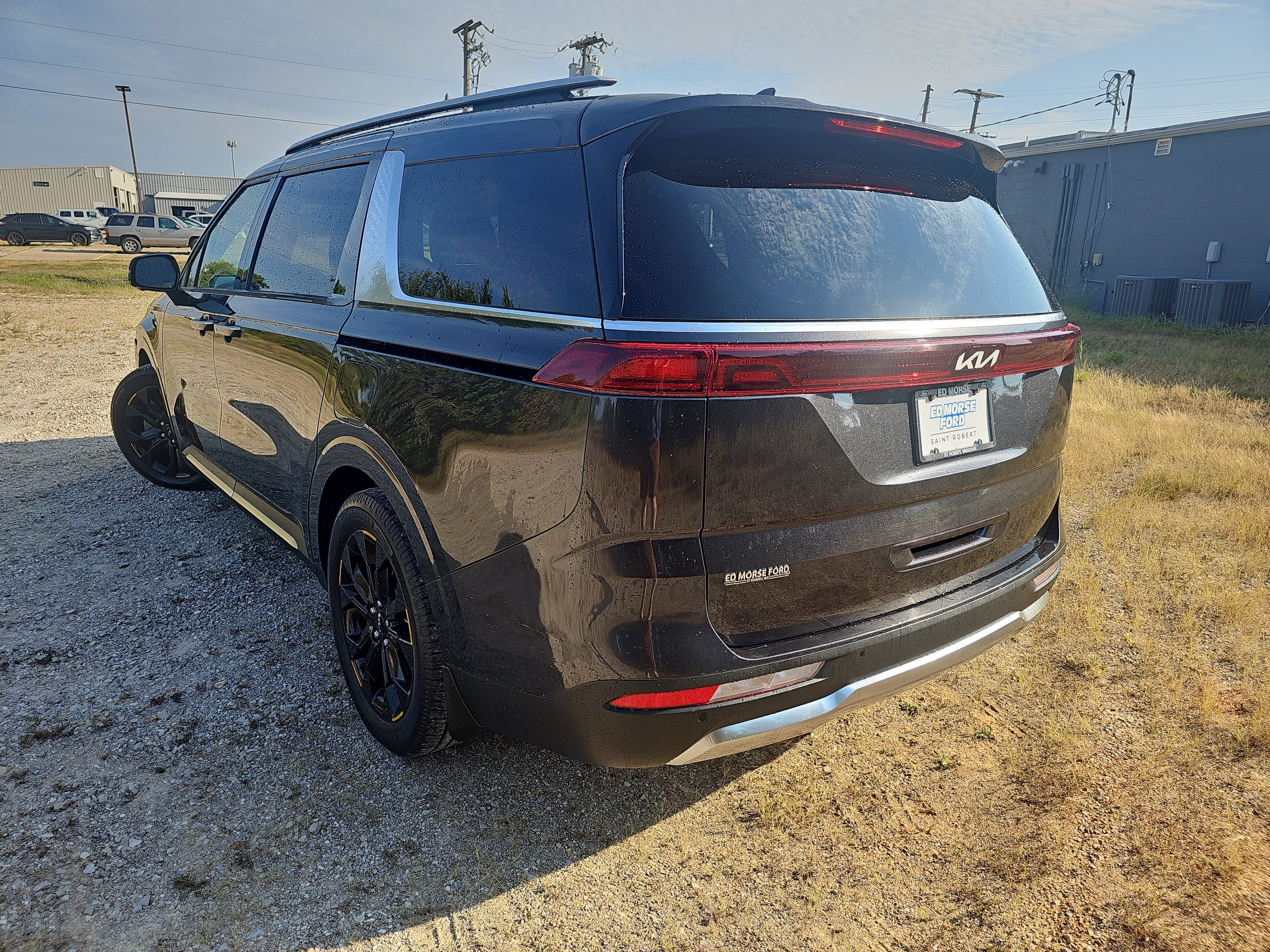 2022 Kia Carnival SX